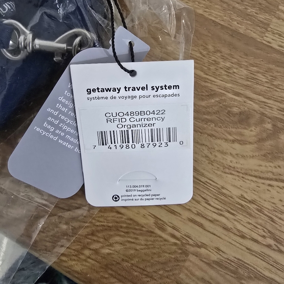 Baggallini Blue RFID Wristlet/Belt Bag with Multiple Compartments - Picture 4 of 5